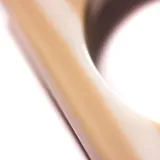 Conjunto de tres pulseras cuadradas de resina, rayadas en blanco y beige.