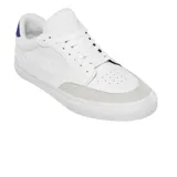 Zapatillas de skate éS modelo Caspian, color negro con detalles en blanco.