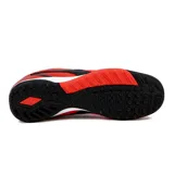 Championes de fútbol Diadora Tifosi Futbol TF, color rojo con detalles en negro y blanco.