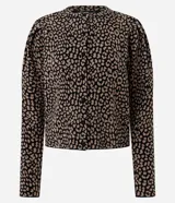 Cardigan de punto con estampa animal print, cuello redondo, cierre frontal de botones y mangas largas abullonadas con hombros fruncidos.