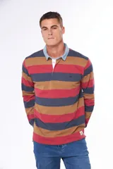 Remera polo tipo rugby rayada en tela de jersey con cuello en denim lavado y puños en rib. Frente con botones personalizados y bordado en el pecho.