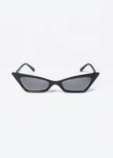 Lentes de sol negros con forma cat eye, de plástico y policarbonato.