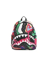 Mochila Sprayground con estampado a cuadros en tonos grises y diseño de boca de tiburón con detalles multicolores.