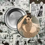 Pin de 3,7cm de diámetro con la imagen de un personaje de manhwa BL.