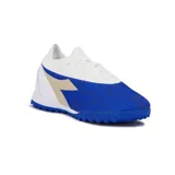 Championes de fútbol Diadora Cenit TF, color azul y blanco, con logo dorado en el lateral.