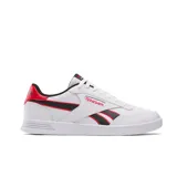 Championes Reebok Court Advance blancos con detalles en negro y rojo.