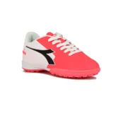 Championes de fútbol Diadora Futbol 5 Tf Striker Ii, color fucsia y blanco con logo negro.