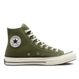 Championes Converse Chuck 70 Hi color verde oliva, de caña alta y cordones blancos.