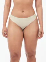 Colaless color piel de microfibra suave con bordes cortados a láser y logo de Calvin Klein estampado en la cadera.