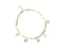 Pulsera dorada con cadena de eslabones rectangulares y cinco dijes colgantes con circonitas: corazón, hamsa, sol, hueso de la suerte y círculo.