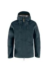 Campera de trekking color azul oscuro, con capucha ajustable, cierre frontal impermeable, múltiples bolsillos con cierre y puños ajustables con velcro.