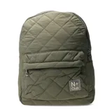 Mochila urbana color verde militar con diseño acolchado de costuras en forma de rombos. Cuenta con un compartimento principal con cierre, un bolsillo frontal con cierre y un parche decorativo con el logo N+ Club.