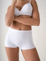 Culotte de tiro medio color beige, confeccionado con microfibra de corte láser y diseño sin costuras, con fundillo de algodón.