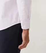 Camisa de hombre Preston Field, manga larga, corte slim fit, color lila claro con finas rayas blancas verticales.