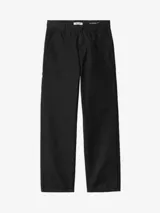 Pantalón de denim negro, modelo Pierce, de corte recto y tiro medio. Presenta cierre frontal con botón y cremallera, y bolsillos delanteros y traseros.