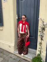 Musculosa blanca de morley viscosa, con escote redondo y logo cuadrado estampado en el pecho.