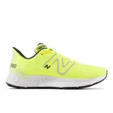 Championes de running New Balance Fresh Foam X 880v13, color amarillo flúor con detalles en negro y gris. Cuentan con entresuela Fresh Foam X y suela de goma NDurance.