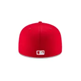 Gorro New Era 59Fifty color rojo con logo de los Boston Red Sox bordado en blanco.