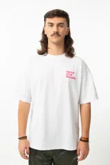 Remerón blanco de algodón con estampa en la espalda de un evento de Vernal Club Records.