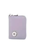 Monedero pequeño color amarillo ocre con cierre de cremallera y múltiples compartimentos internos.