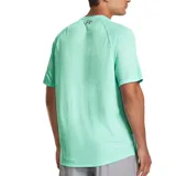 Remera Under Armour de hombre, modelo Tech 2.0. Confeccionada en tejido UA Tech™ ligero y transpirable.