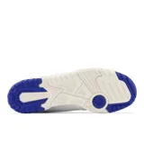 Championes New Balance 550 unisex, color blanco con detalles en azul.