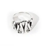 Anillo plateado de plata 925 con diseño de ondas.