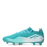 Championes de fútbol Umbro Vibe HG para hombre, diseñados para césped natural. Presentan una capellada sintética de alta resistencia en color negro con detalles degradados en gris y suela con tapones estratégicos para mayor tracción.