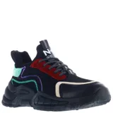 Championes negros acordonados con detalles en rojo, blanco y verde.