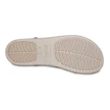 Sandalias tipo plataforma Crocs modelo Brooklyn Low Wedge, con tiras superiores en color azul marino y base de plataforma en color beige. Diseño ergonómico con tira ajustable en el talón.