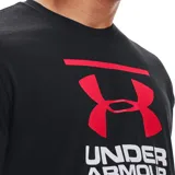 Remera Under Armour negra de corte clásico, con logo de la marca en rojo en el centro del pecho.
