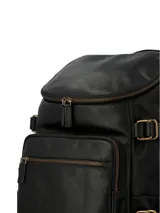 Mochila de cuero natural Hush Puppies, modelo Ty Frazer Back, color negro. Cuenta con compartimento principal con cierre de cremallera, bolsillos frontales y laterales, correas ajustables y herrajes metálicos en tono bronce.