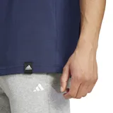 Remera azul marino de algodón con cuello redondo y logo Adidas estampado en el pecho.