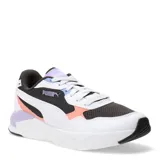 Championes deportivos Puma modelo X-Ray Speed Lite, con diseño multicolor que combina negro, fucsia, lila y amarillo. Presentan una estructura de malla y materiales sintéticos, con suela blanca de goma y cierre mediante cordones.