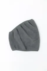 Cuello doble de polar color gris, ideal para proteger del frío.