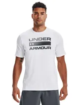 Remera deportiva Under Armour para hombre, color blanco, de corte clásico y mangas cortas. Presenta el logo de la marca en el pecho en color negro.