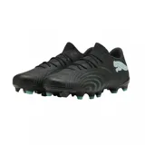 Championes de fútbol Puma Future 9 Match Fusion, color negro con detalles en verde menta y suela con tapones para césped firme.