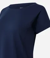 Remera deportiva Get Over de microfibra texturizada color rojo, con mangas cortas, cuello redondo y corte holgado.