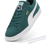 Championes urbanos Puma Suede Classic, color verde oscuro con la icónica franja lateral en blanco. Confeccionados en gamuza de alta calidad, cuentan con suela de goma blanca y detalles dorados en el lateral.