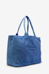 Bolso tipo tote bag Ecoalf modelo Palms Medium, confeccionado en 100% algodón reciclado con acabado garment dyed de color rosado. Cuenta con doble asa de hombro, bolsillo frontal abierto con el logo de la marca bordado y diseño amplio y funcional.
