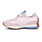 Championes New Balance 327 de diseño retro en tonos rosados y celestes, con el logo "N" característico en color azul y suela de goma con tapones.
