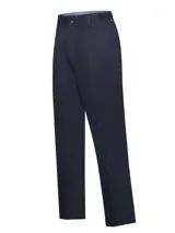 Pantalón de gabardina azul marino RKF modelo Wfclassic, con tratamiento antiarrugas, calce modern fit, tiro medio, bolsillos laterales y traseros.