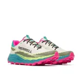 Championes de trail running Merrell Agility Peak 6, color blanco con detalles en verde lima, fucsia y turquesa. Incorporan suela Vibram y tecnología FlexConnect.