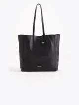 Cartera tipo shopper Jazmin Chebar modelo Honey, color negro, confeccionada en cuero vacuno suave. Cuenta con amplia capacidad, doble asa larga para el hombro y diseño grabado con abejas en bajo relieve. Incluye un tag colgante decorativo con dije metálico en forma de abeja.