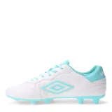 Championes de fútbol 11 Umbro modelo Touch FG, color negro con detalles en rojo vibrante. Presentan un diseño con costuras reforzadas en la puntera, cordones rojos y suela con tapones para césped natural.