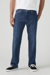 Jean de hombre de corte recto relajado, color azul oscuro.