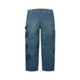 Pantalón tipo carpintero Supreme Leather Appliqué Painter de color azul, con ajuste regular fit y detalle de apliques de letras en la pierna izquierda.