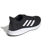 Championes Adidas Supernova M de hombre, color negro con las tres tiras blancas.