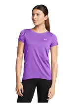 Remera deportiva Under Armour de manga corta, color violeta, confeccionada en tejido técnico con textura de malla transpirable. Presenta cuello redondo y el logo de la marca estampado en el pecho.