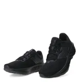 Championes de running New Balance modelo 520 V9, color negro. Presentan un diseño de malla técnica transpirable con refuerzos sintéticos, cierre de cordones y entresuela de EVA para una amortiguación ligera y estable.